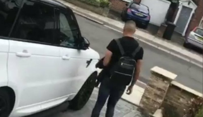 زوجة سليماني تنشر صورته على إنستغرام في طريقه إلى تركيا