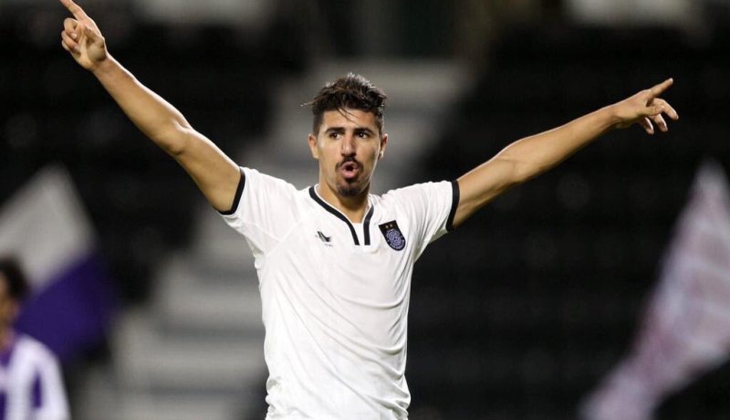 بونجاح يريد الإنتقال إلى العميد !