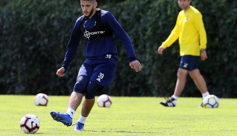 رئيس “فينربخشة” يفكر في ضم “بن زية” بشكل نهائي !