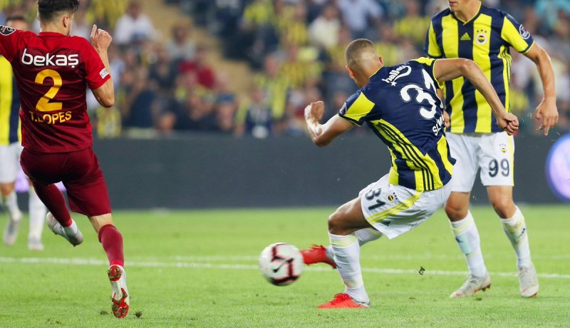 جماهير “فينربخشة” تُشيد بـ “سليماني”