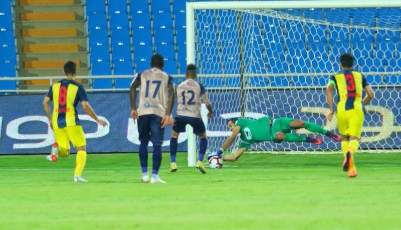 بالفيديو.. عسلة يتألق في الدوري السعودي