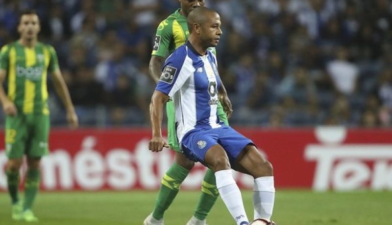 بالفيديو..براهيمي يساهم في تسجيل الهدف الوحيد لبورتو أمام تونديلا