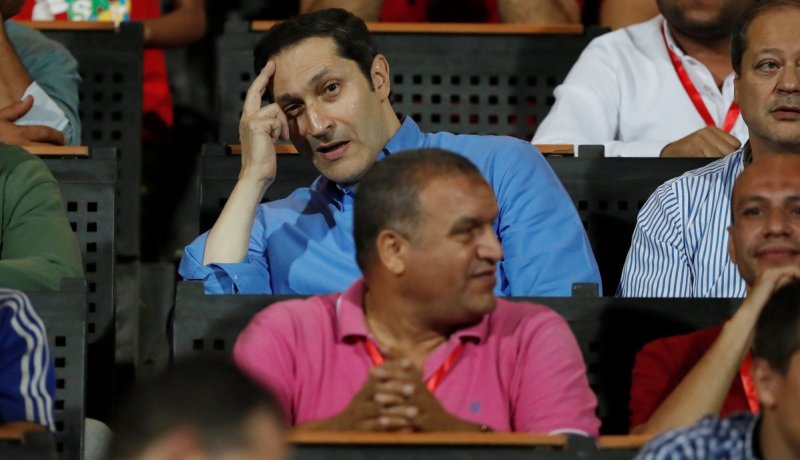 بالفيديو.. “علاء مُبارك” يُساند “الأهلي” أمام “سطيف” من المُدرجات