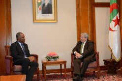  بالصور.. أويحيى يستقبل وزير الشؤون الخارجية لجمهورية نيجيريا