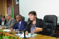 بالصور.. بن غبريط تجتمع بمفتشي التربية