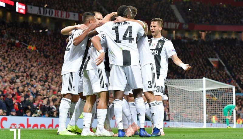 اليوفي يهزم اليونايتد في قمة دوري الأبطال