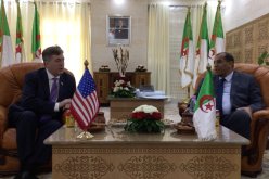 بالصور… السفير الأمريكي رفقة زوجته في زيارة لعروس الزيبان بسكرة