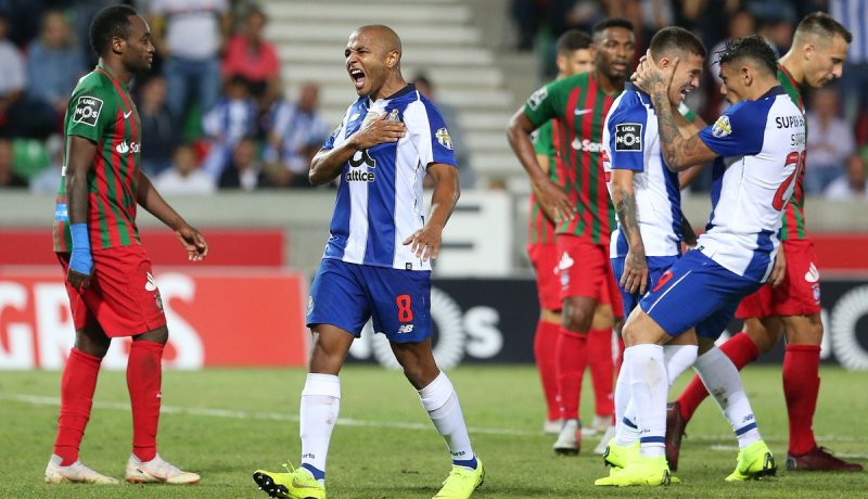 براهيمي يحلق رفقة بورتو في الصدارة