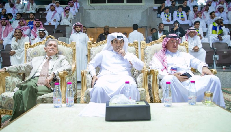 السفير الجزائري بالسعودية حاضر لتشجيع المولودية ضد النصر