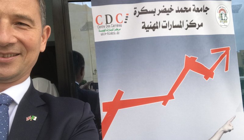 بالصور.. سفير بريطانيا بالجزائر يزور جامعة محمد خيضر ببسكرة