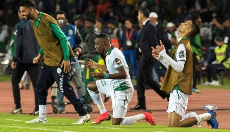 الرجاء البيضاوي المغربي يتوّج بكأس “الكاف”