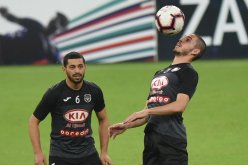 بالصور.. الوفاق يجري آخر حصة تدريبية قبل مواجهة الأهلي