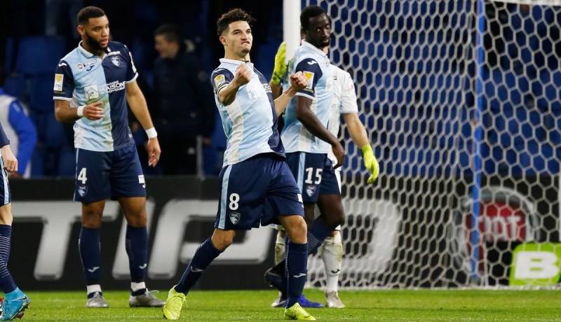 فرحات يتألق ويقود “لوهافر” لربع نهائي كأس الرابطة الفرنسية