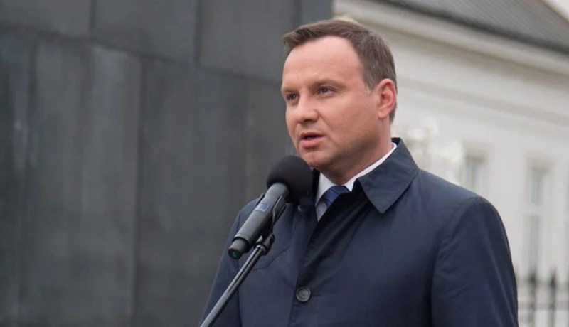 الرئيس البولندي يعزي الرئيس بوتفليقة والجزائر بسقوط الطائرة العسكرية