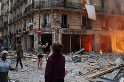 بالصور..4 قتلى وعشرات الجرحى في إنفجار بباريس