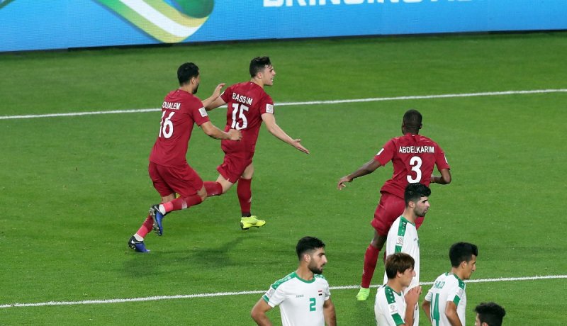 بالصور.. قطر تهزم العراق وتبلغ ربع نهائي كأس آسيا