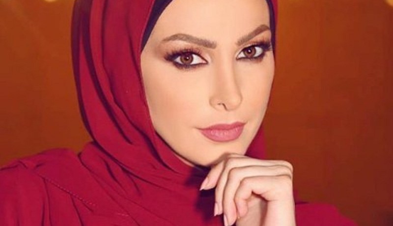 أمل حجازي تثير الجدل حول وجوب ارتداء الحجاب