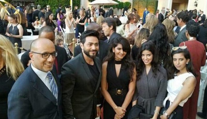 تامر حسني يكرم في لوس أنجلس مع أساطير الفن