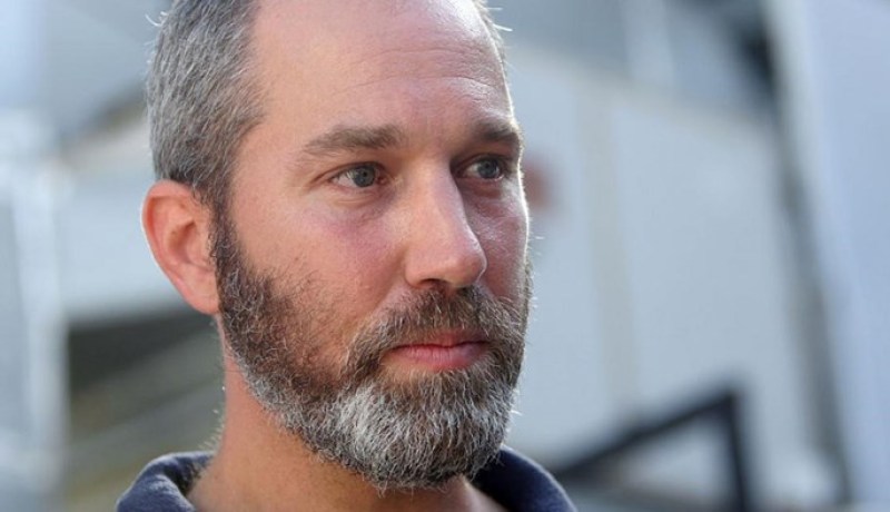 طيار صهيوني يعترف: جيشنا إرهابي وقادتُه مجرمو حرب