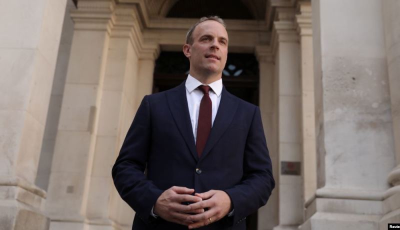 لندن تدين احتجاز سفيرها في طهران.. وتعتبره انتهاك صريح للقانون الدولي