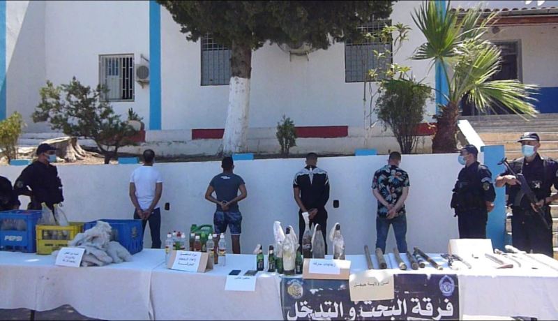 جيجل: الإطاحة بعصابة أحياء وحجز أسلحة بيضاء