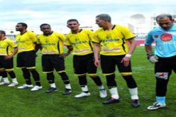 لاعبو أهلي البرج يجتمعون بمسعودان ويطالبونه بأموالهم