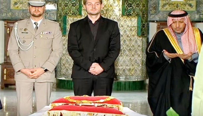 السفير السعودي: ڤايد صالح حافظ على الجزائر وسيشهد التاريخ على مآثره