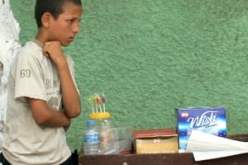 أطفال في عمر الزهور ينافسون الكبار في عالم الشغل ويقاسمونهم مسؤولية العائلة