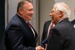 وزير الخارجية الأمريكي وممثل الاتحاد الأوروبي يناقشان سبل السلام بالشرق الأوسط وشمال إفريقيا