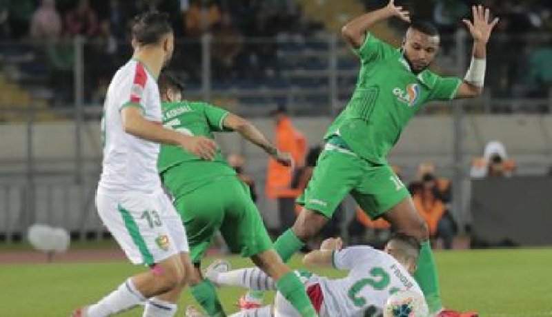 بالصور.. العميد مُتفوق على الرجاء في الشوط الأول