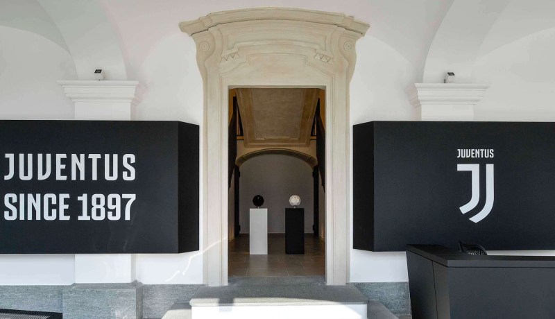 نجوم جوفنتوس تحت الحجر الصحي بعد إصابة أحدهم بفيروس كورونا