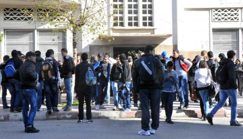 وزارة التربية تدعو التلاميذ لمواصلة الدراسة