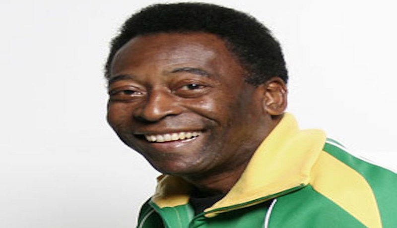 أسـطورة كرة القدم بيليه يعرض أهـم مقتنـياته للبـيع في مزاد علني