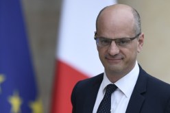 فرنسا تمنع الهاتف النقال في المدارس بداية من 2018