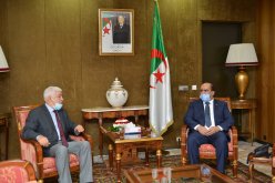بوزيد لزهاري يسلم لرئيس البرلمان التقرير السنوي حول حقوق الإنسان بالجزائر لعام 2019