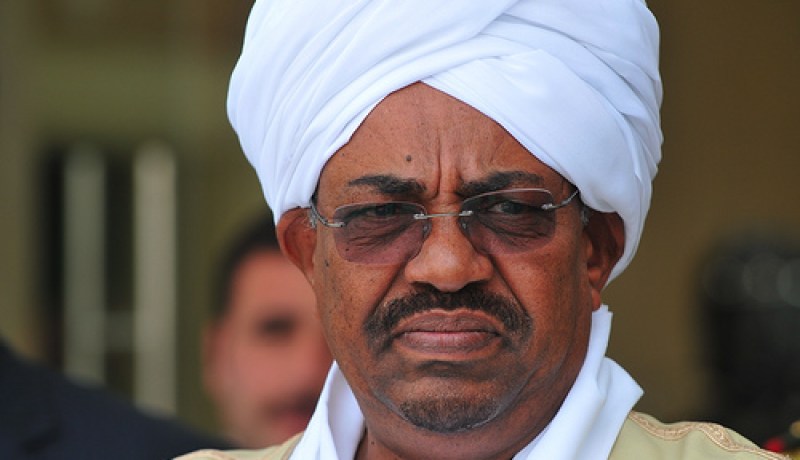 عاجل الرئيس البشير يرأس وفد السودان في قمة بغداد