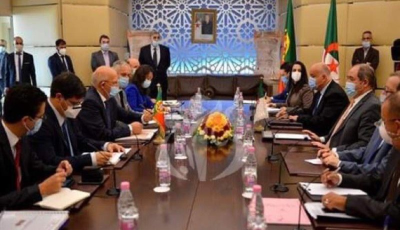 بوقادوم يتحادث مع نظيره البرتغالي حول واقع ومستقبل العلاقات الثنائية