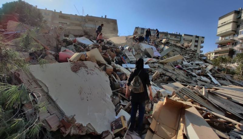 زلزال إزمير.. إرتفاع عدد الضحايا إلى 6 قتلى و 202 جريحا