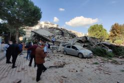 وفاة 4 أشخاص وجرح 120 آخرين في زلزال إزمير