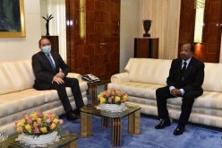 صبري بوقادوم يُستقبل من قبل الرئيس الكامروني