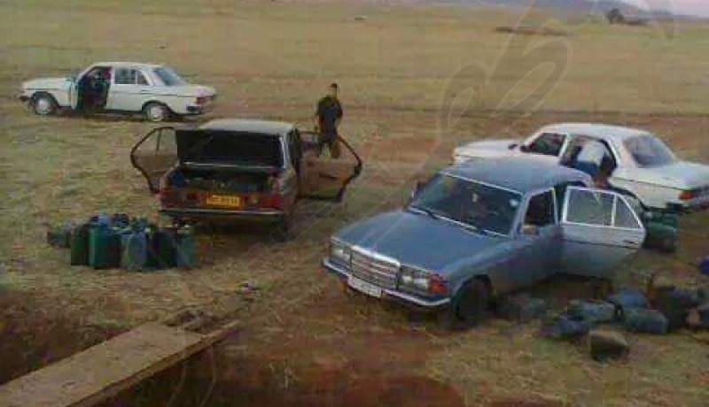 صور حصرية.. هكذا يتعامل بارونات مع خنادق الجيش في تلمسان