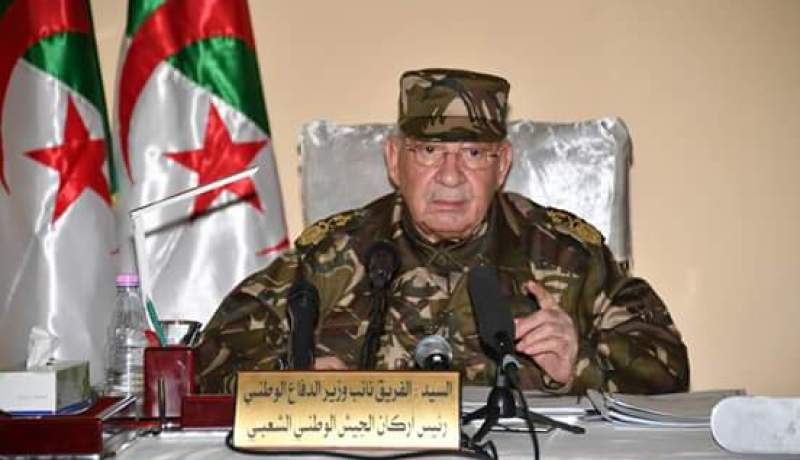 قايد صالح في زيارة عمل إلى المدرسة العسكرية متعددة التقنيات ببرج البحري