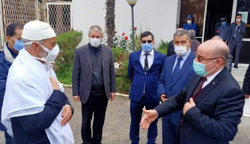 وزير الشؤون الدينية يستقبل جثمان الإمام المتوفي بفرنسا