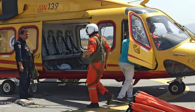 الحماية المدنية تنشر صور تحضيرات التنقل لمناطق الحرائق على متن “الهليكوبتر”