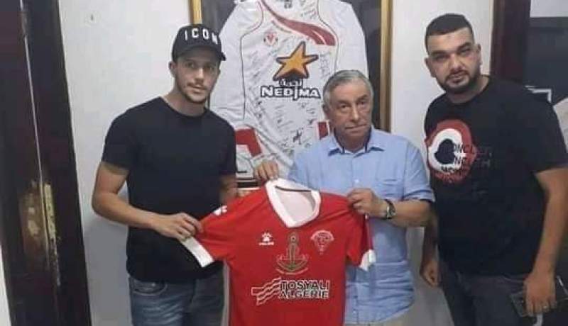 نقاش يغادر العميد ويوقع في مولودية وهران