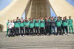 لاعبو المنتخب الوطني يزورون مقام الشهيد والمتحف الوطني للجيش