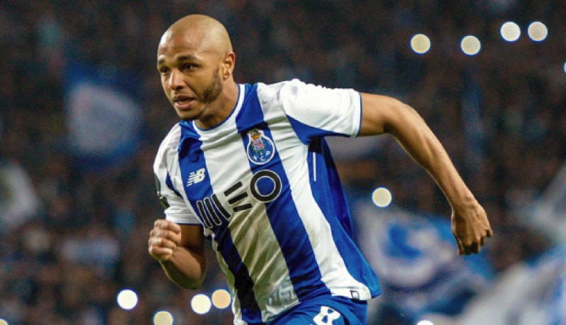 الصاعد الجديد لـ”البريمير ليغ” يُصّر على براهيمي