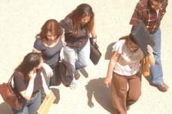 بين التحرر، تعنت الآباء، وارتفاع المهور.. فتيات يدفعن ثمن تفويت قطار الزواج