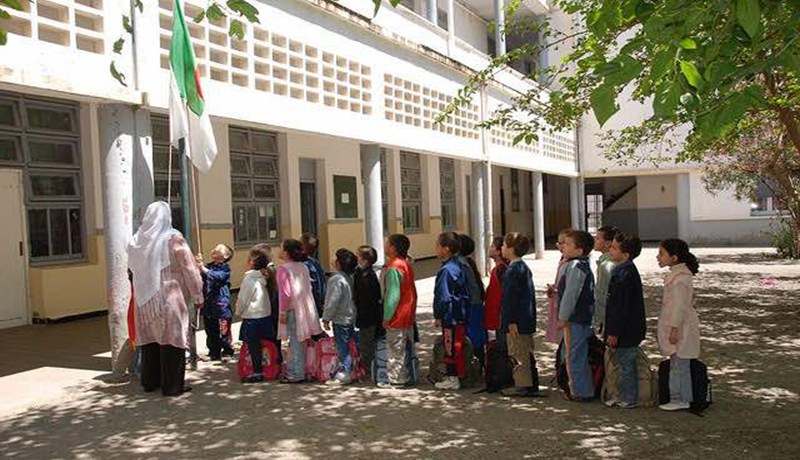 صيدلية تعتدي على مديرة مدرسة بباب الزوار