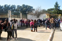 أولياء يغلقون ثانوية بالأقفال تنديدا بمنع أبنائهم من إعادة السنة في بسكرة